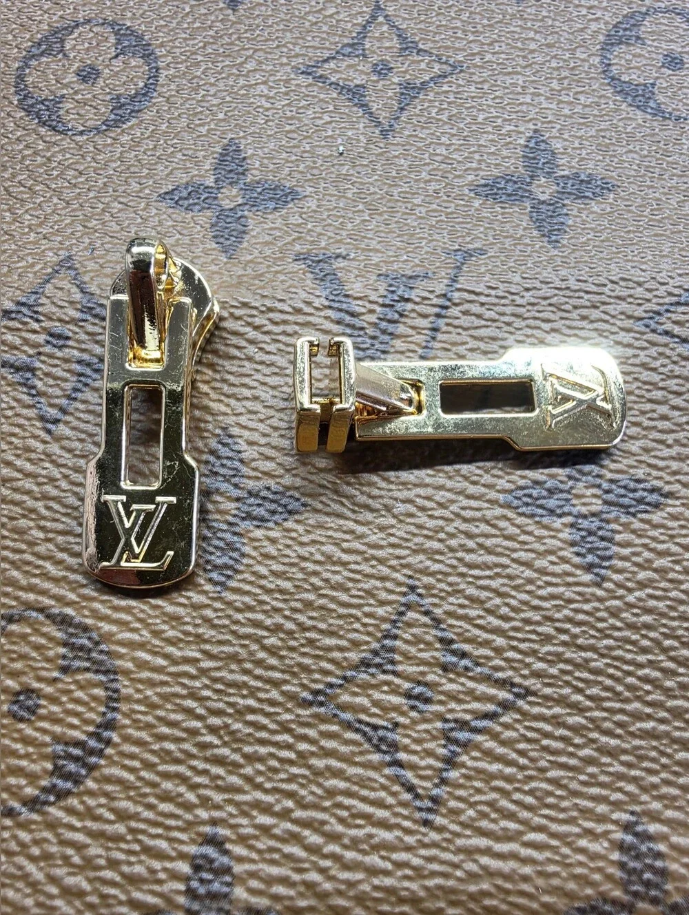 Louis Viutton Gold Zipper Pulls X2